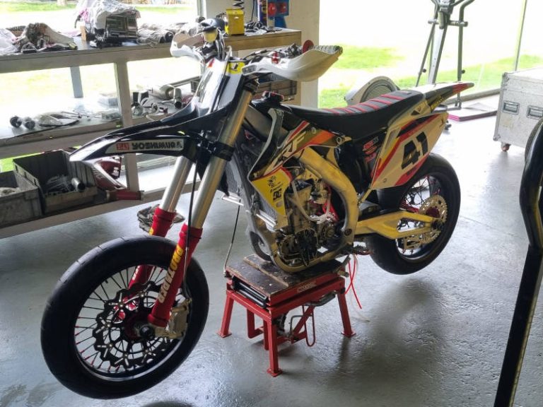 motocicleta-ingeniería-soluciona